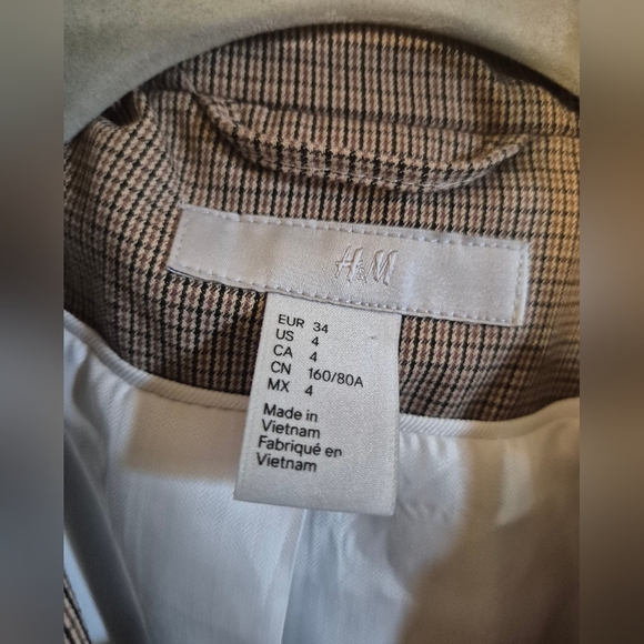 H&M Classic Checkered Blazer - Tan - Picture 2 of 3